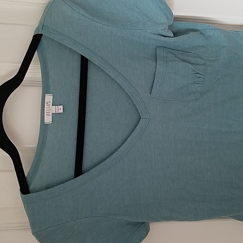 dELiAs Pocket Front T-shirt